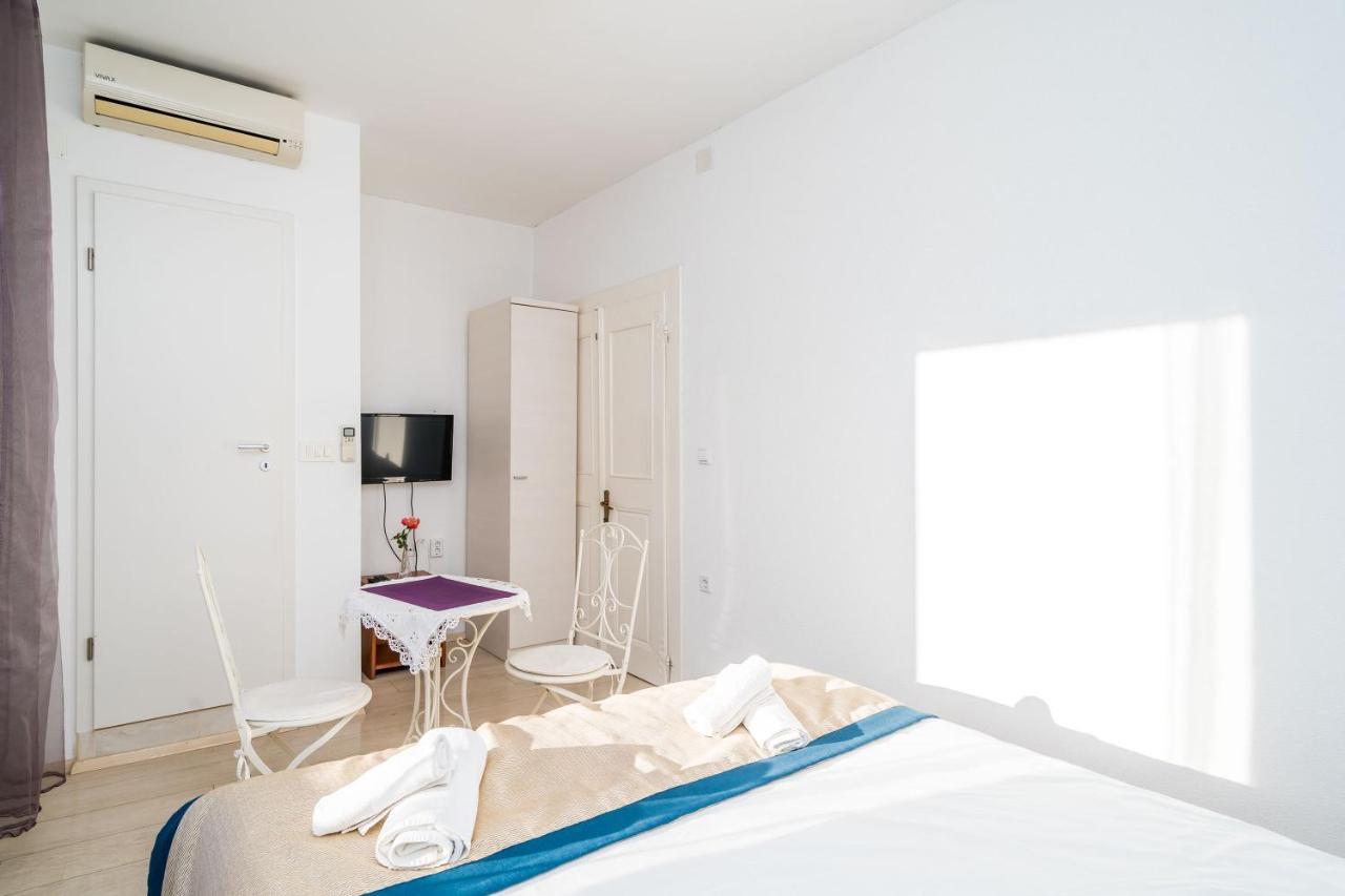 Deluxe Rooms With A Terrace View At Old City Gate Dubrovnik Extérieur photo