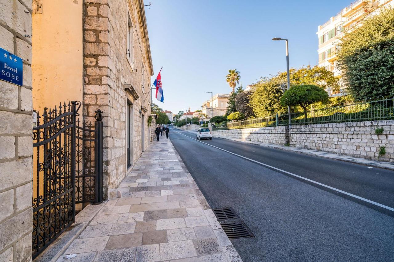 Deluxe Rooms With A Terrace View At Old City Gate Dubrovnik Extérieur photo