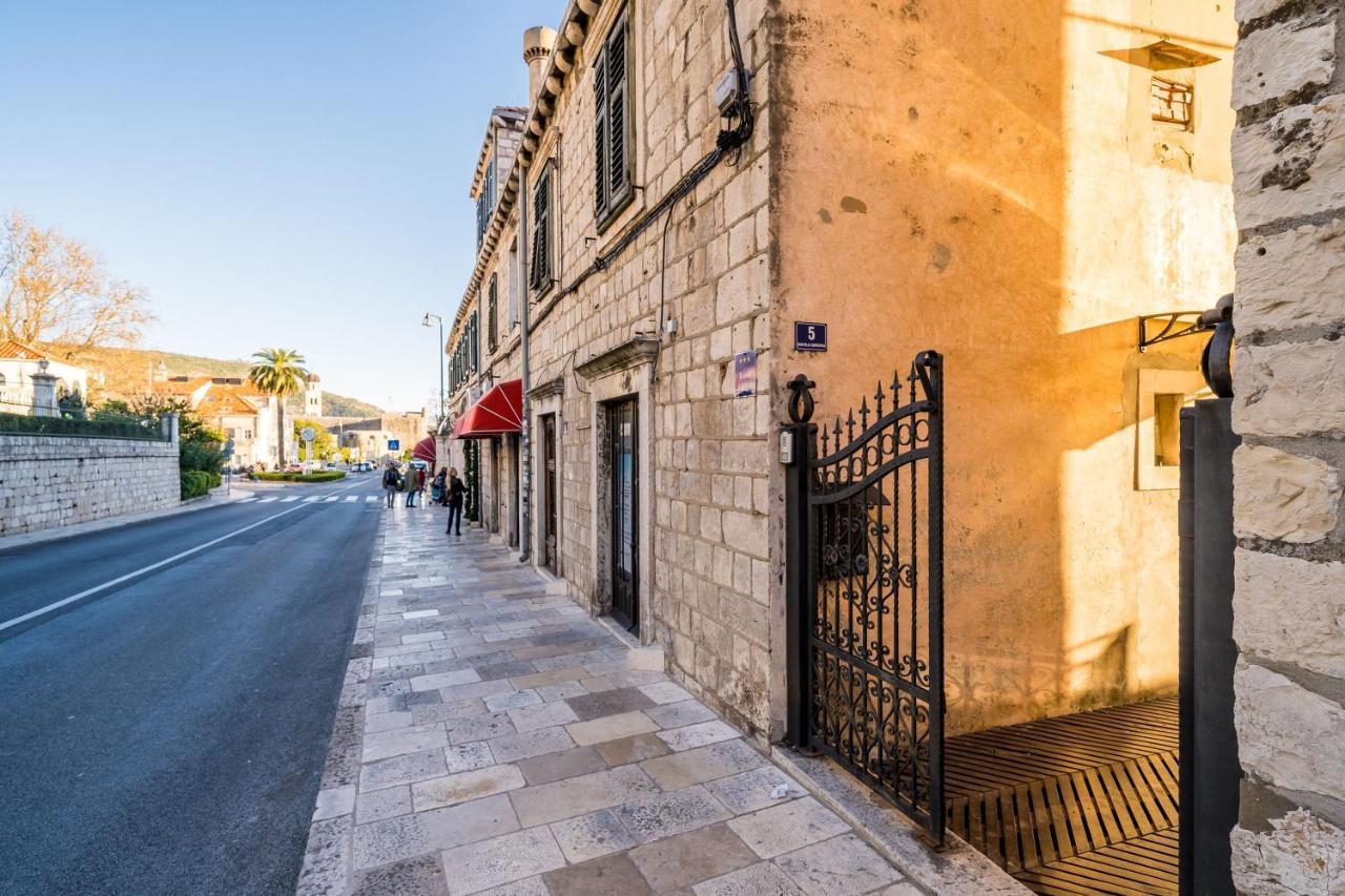 Deluxe Rooms With A Terrace View At Old City Gate Dubrovnik Extérieur photo